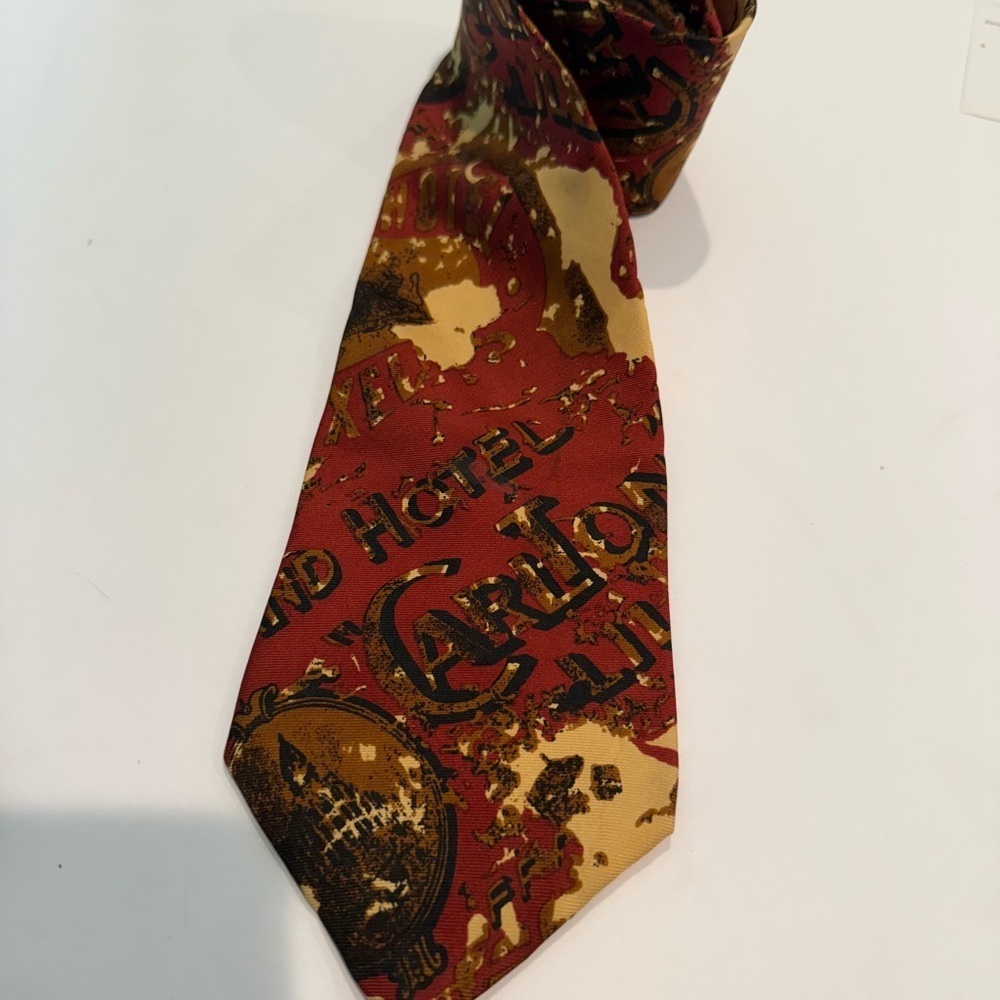 Rare Vintage Lambucci Hotel Carlton Lille Red and Gold Tie